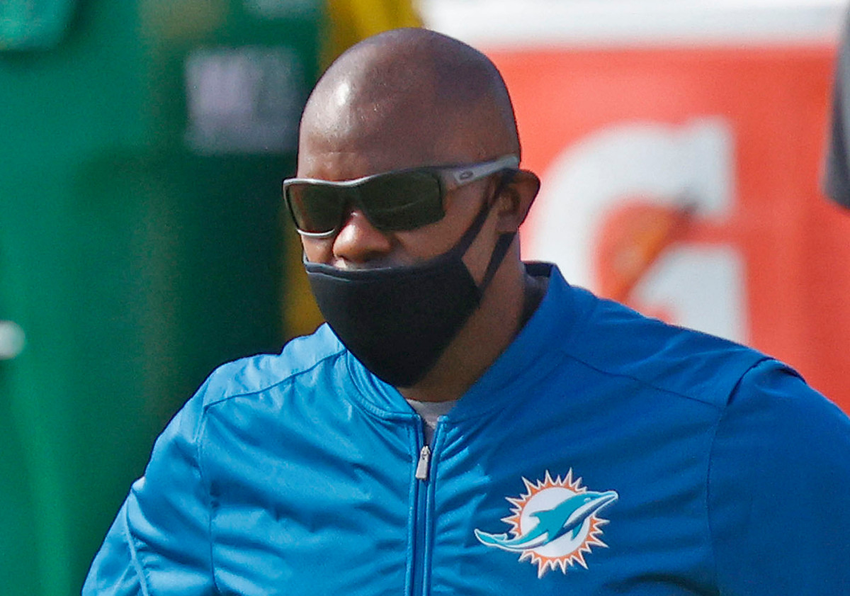 Dolphins will stay inside for both anthems before Week 1
game vs. Patriots 1
