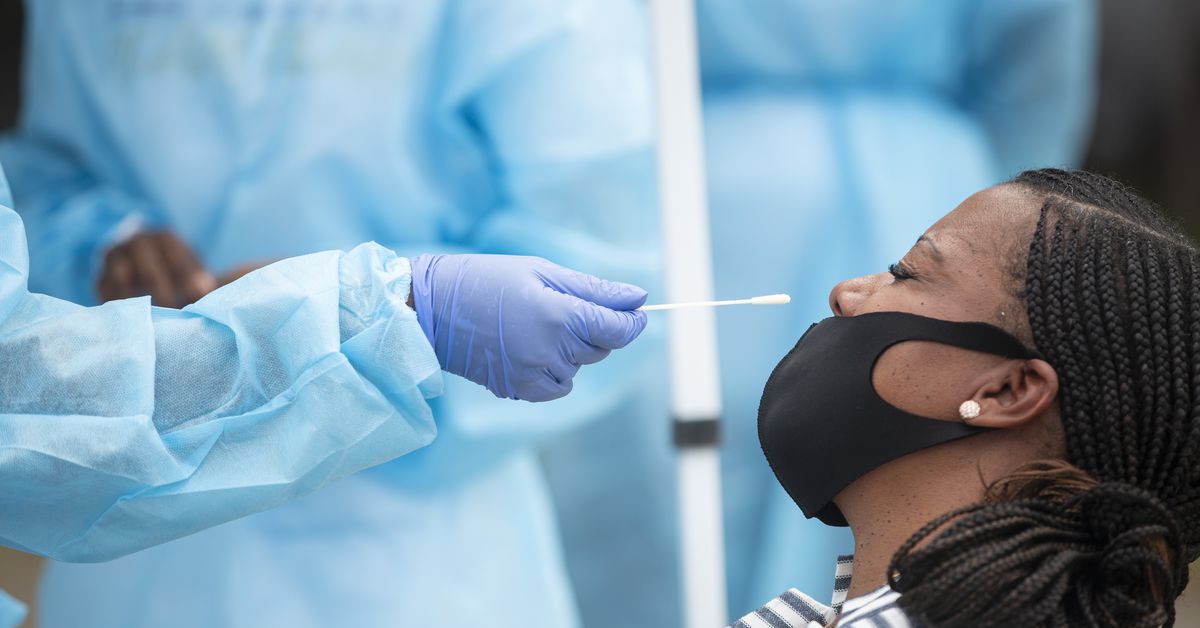 Illinois tallies 2,121 more coronavirus cases, but testing
positivity rate drops 1
