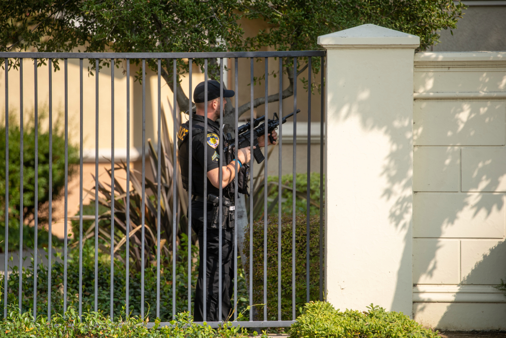 Officers’ response to East Bay apartment complex tied to
earlier double shooting, police say 1