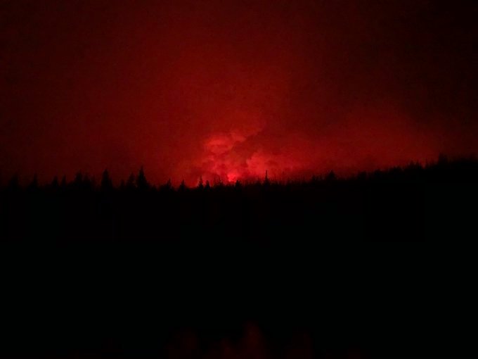 Firefighter on Cameron Peak fire tests positive for
COVID-19 1