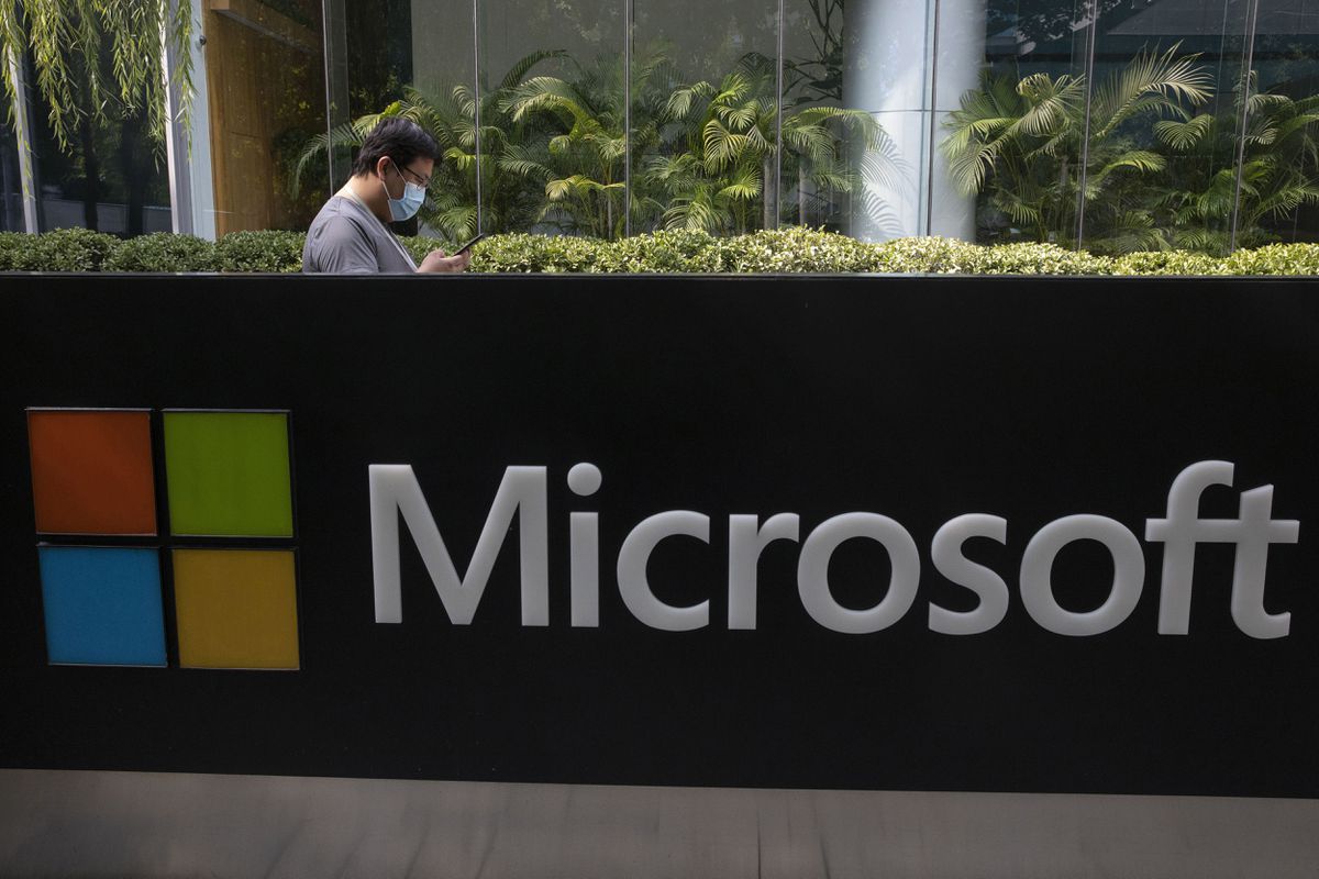 Microsoft Office products including Outlook knocked offline
in Internet outage 1 Microsoft Office products including Outlook knocked offline
in Internet outage 1