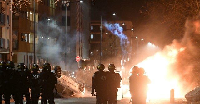 Nolte: Poll Shows Majority Turn Against Rioters,
Media 1