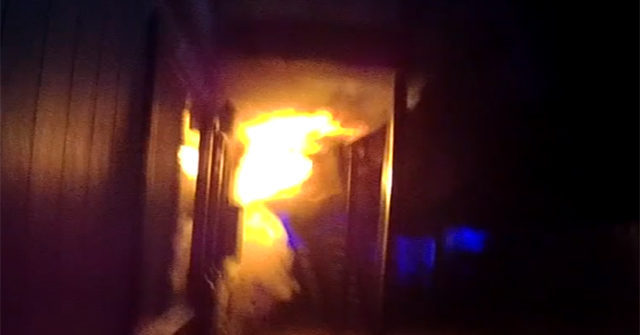 VIDEO: California Officers Rescue People in Burning Building
While Answering Domestic Dispute 1