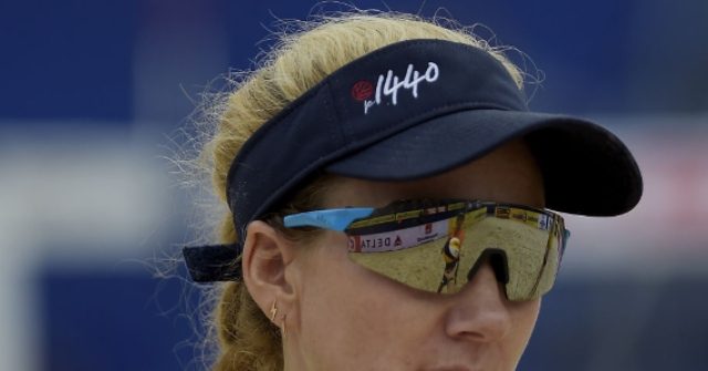 Olympic Beach Volleyball Star Kerri Walsh Jennings
Apologizes After Backlash over Not Wearing Mask 1
