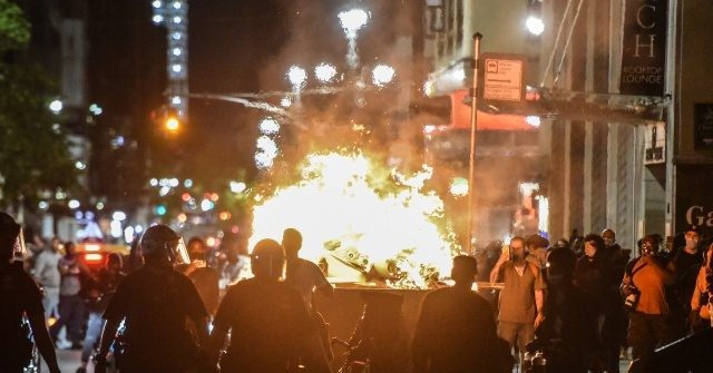 Bronx District Attorney Aims to Drop Curfew Charges Against
Protesters 1