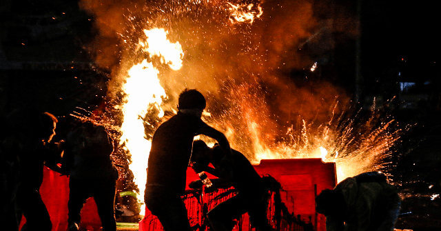 Colombia: Anti-Police Rioters Run Over Woman with Stolen
Bus 1