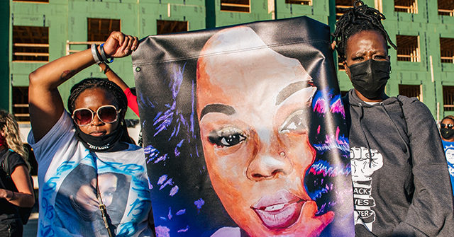 Grand Jury Indicts 1 Police Officer in Breonna Taylor
Death 1