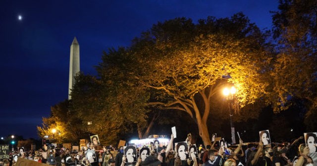 Breonna Taylor Protests Break Out in Cities Across
Nation 1