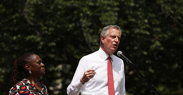 De Blasio Suggests Return of Indoor Dining Depends on
Coronavirus Vaccine 1