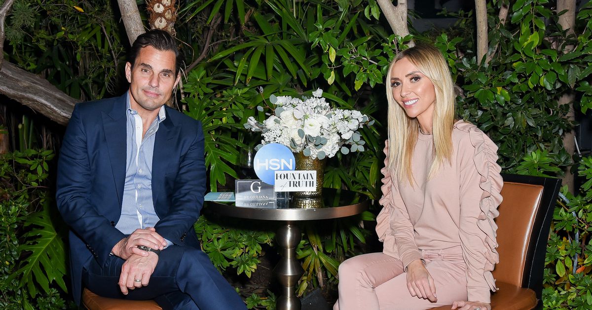 E! changes Emmy lineup as Giuliana Rancic, Vivica A. Fox
test positive for COVID-19 1