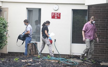 FBI raids Pennsylvania nursing home linked to hundreds of
coronavirus cases, dozens of deaths 1