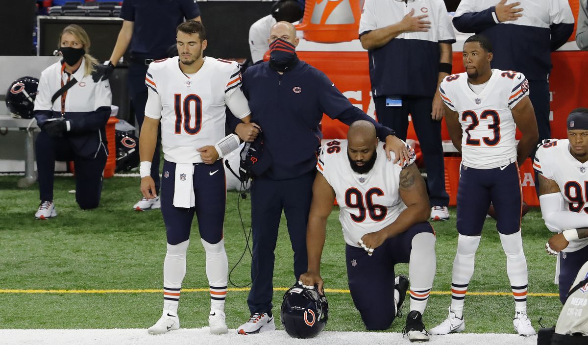 Column: The Chicago Bears win was big. The players’ diverse
protests during the national anthem were bigger. 1 Column: The Chicago Bears win was big. The players’ diverse
protests during the national anthem were bigger. 1