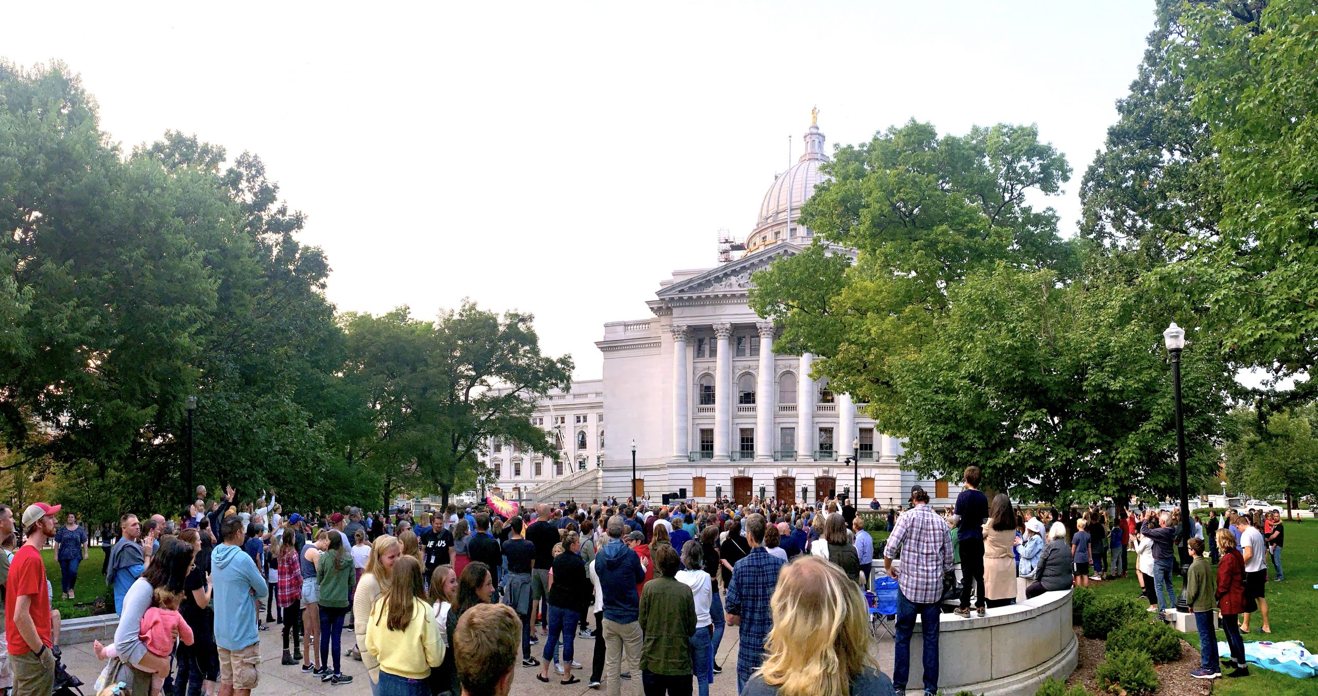 Wisconsin Worshipers Gather At Boarded-Up Capitol To ‘Turn
Riots Into Revival’ 1