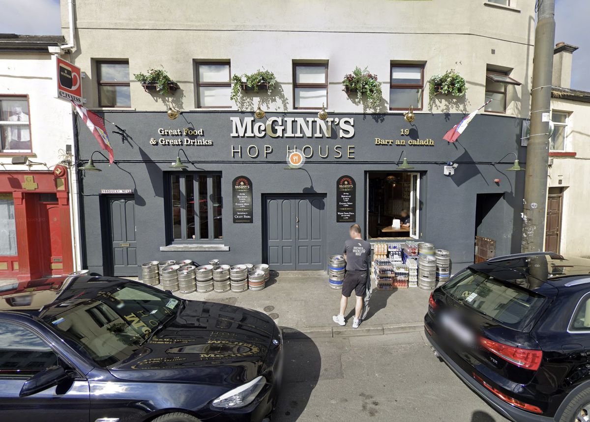 SEE IT: Elderly Irishman alone in a pub sparks conversation
about reopening restrictions 1