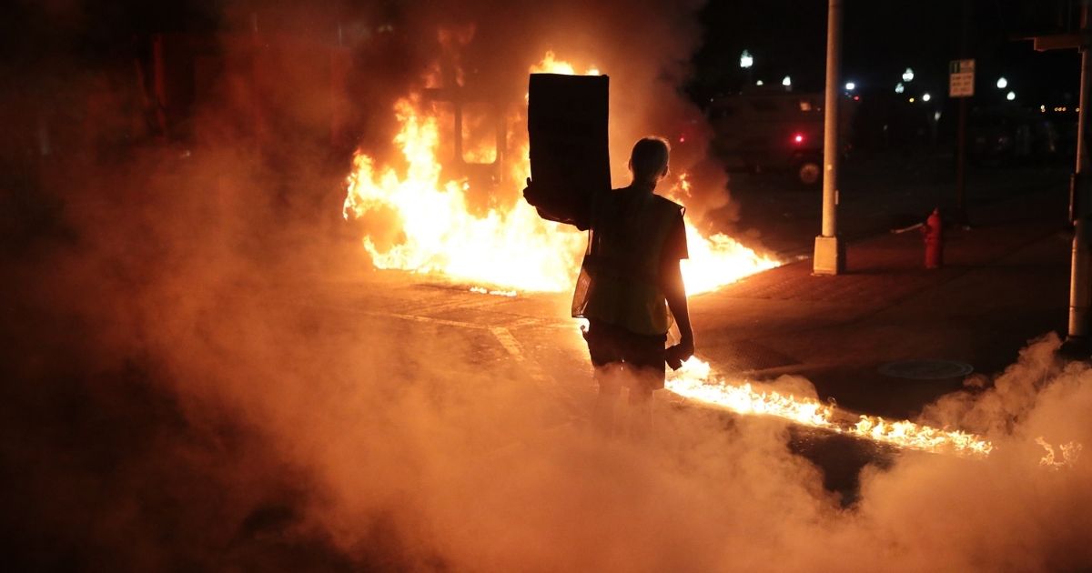 Rampant Rioting Comes Back To Haunt BLM as Poll Reveals
Tumbling Support 1