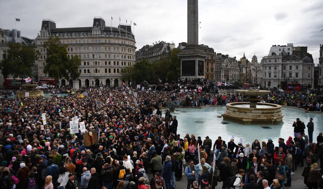 "We Do Not Consent" - 1000s Rally In London To Oppose
Another COVID-19 Lockdown 1
