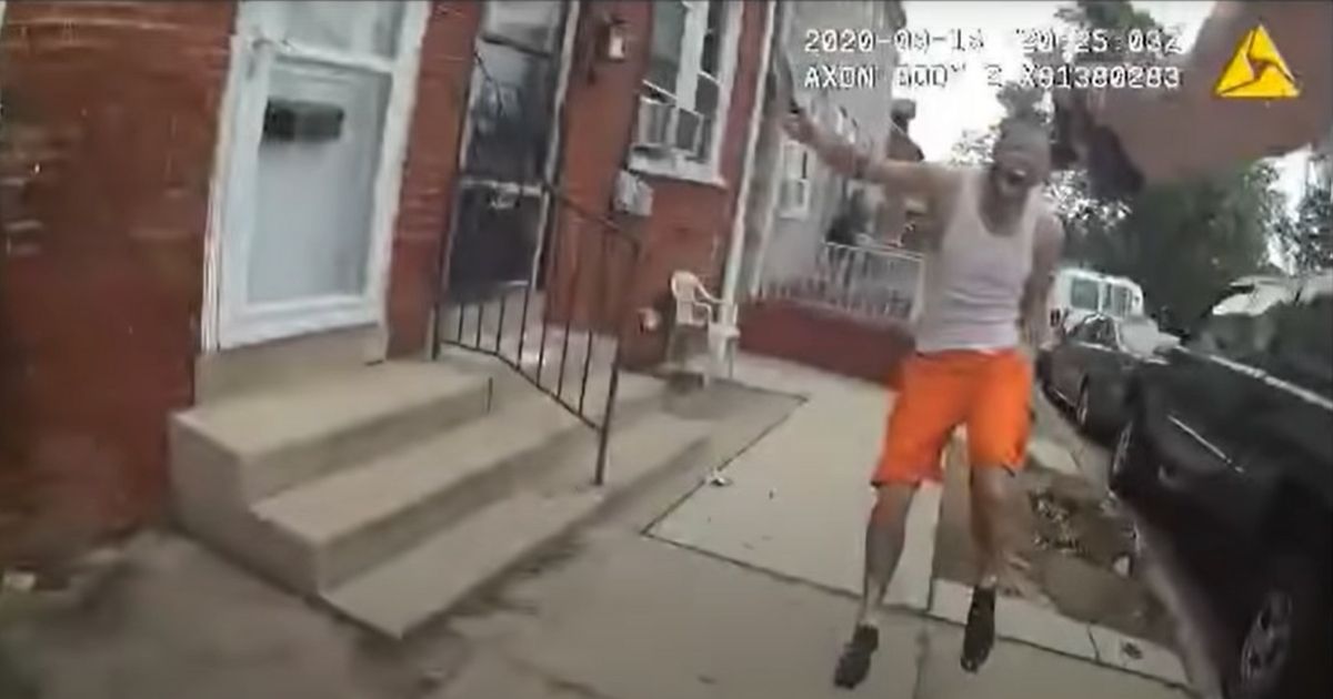 Riots erupt in Pennsylvania after officer shoots man who was
chasing him with a knife 1