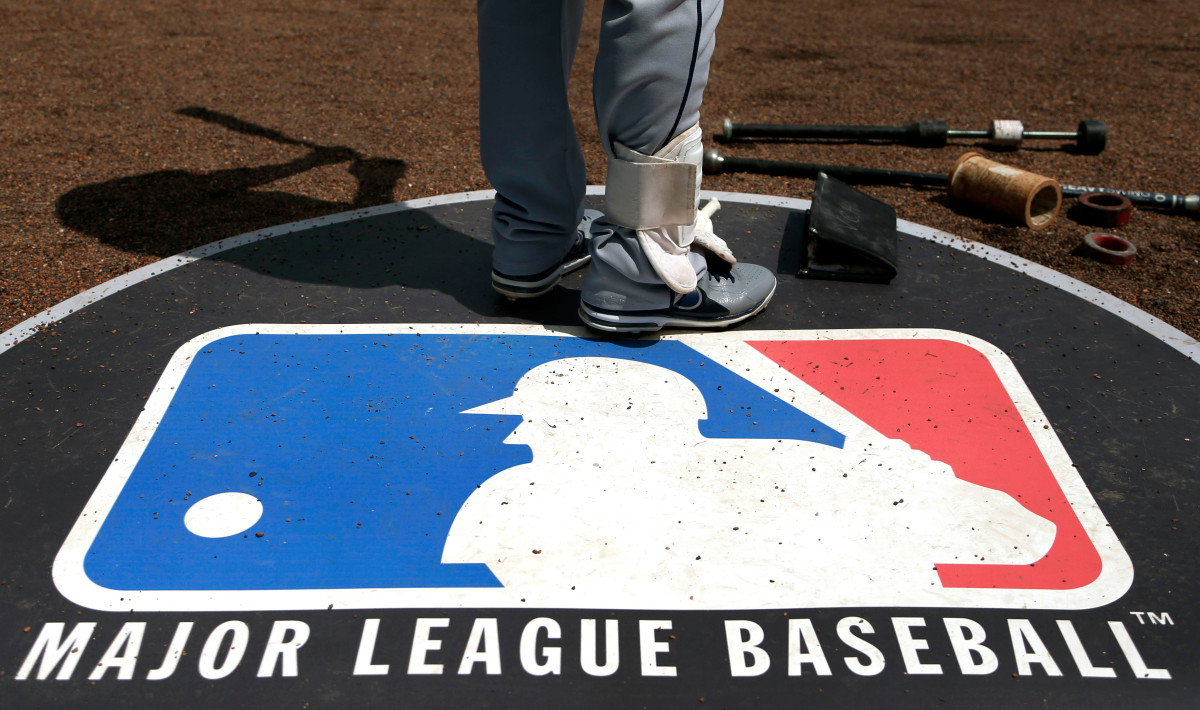 MLB umpire tests positive for coronavirus, crews
shift 1