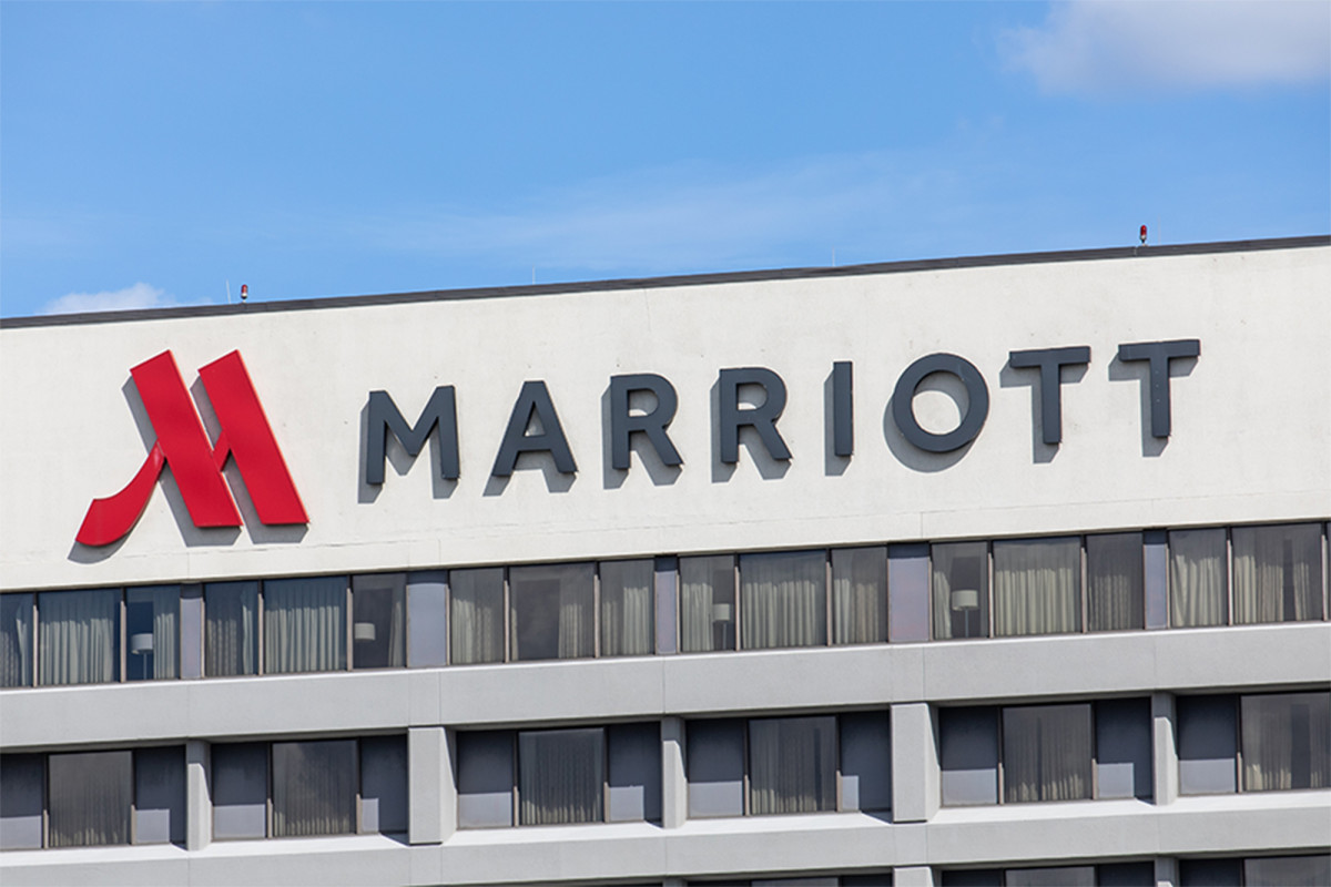 Homeless must use back door at La Guardia Marriott 1