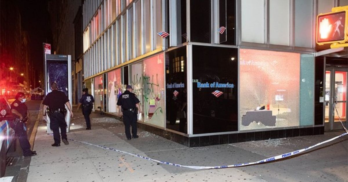 NYPD: 1 Night of Race Rioting in Manhattan Results in
$100,000 Worth of Damage 1