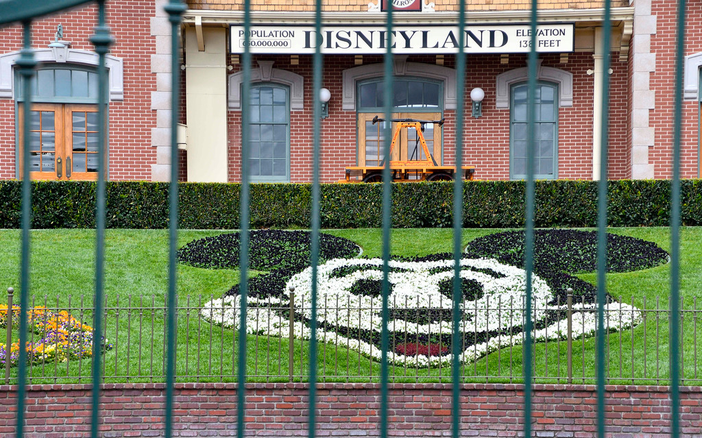 Disneyland demands Newsom reopen California theme parks now:
‘It’s time’ 1