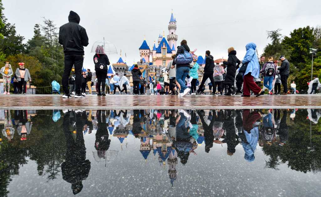 Disney and Universal call on Gov. Newsom to reopen
California theme parks 1
