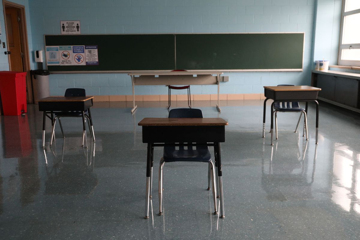 CPS reports 258 cases of COVID-19 among staff and vendors,
including eight deaths, in six months since schools shut
down 1 CPS reports 258 cases of COVID-19 among staff and vendors,
including eight deaths, in six months since schools shut
down 1