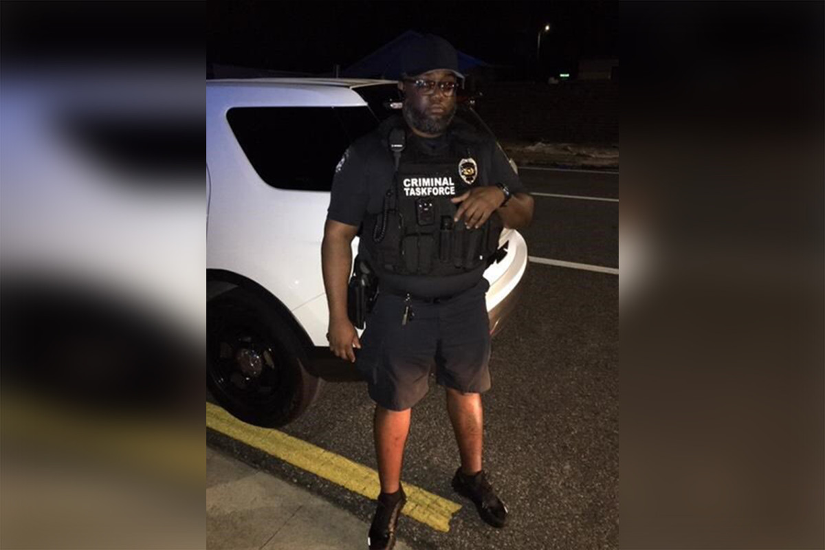 Florida man arrested for impersonating officer after trying
to pull over real cop 1