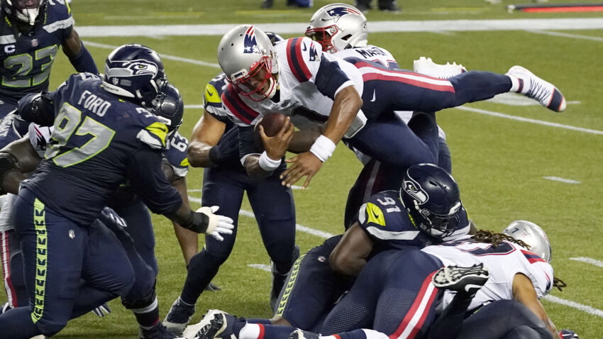 Seahawks stuff Cam Newton on final play, beat Patriots
35-30 1