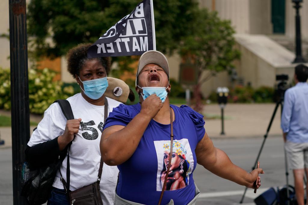 Police officers not charged for killing Breonna
Taylor 1
