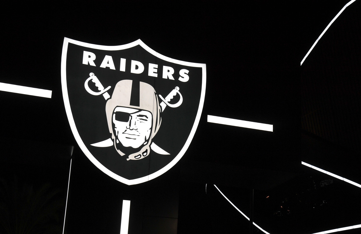 Raiders could be in hot water for not wearing masks at
gala 1
