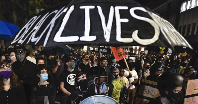 Protesters at Rochester Standoff: 'There's No Such Thing as
a Blue Life' 1