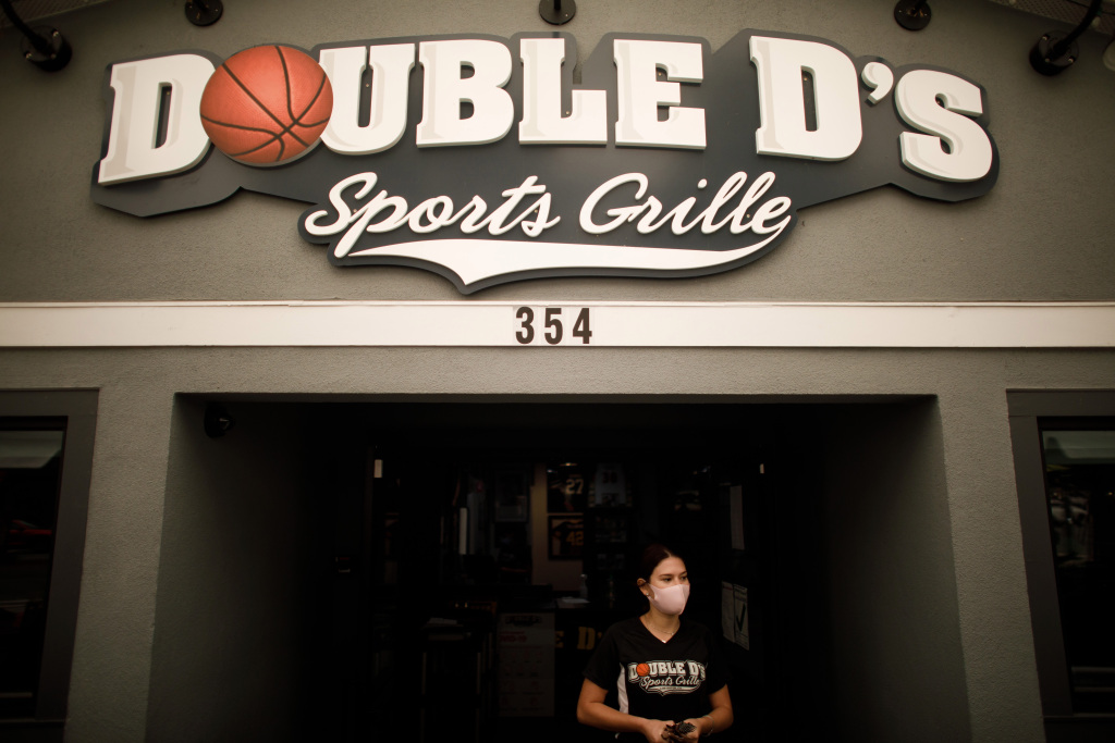 Popular Los Gatos sports bar adjusts playbook, won’t show
NFL games because of coronavirus restrictions 1