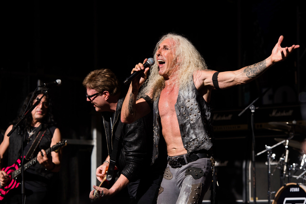 No, we ain’t gonna take it: Twisted Sister singer blasts
anti-maskers for using band’s hit song 1