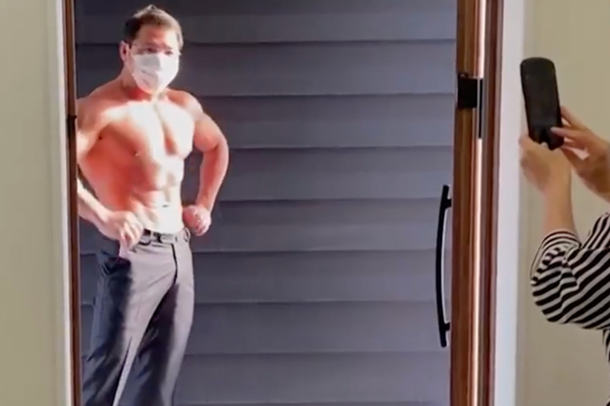 Chef in Japan using bodybuilders to deliver sushi to buoy
COVID-19 hit business 1