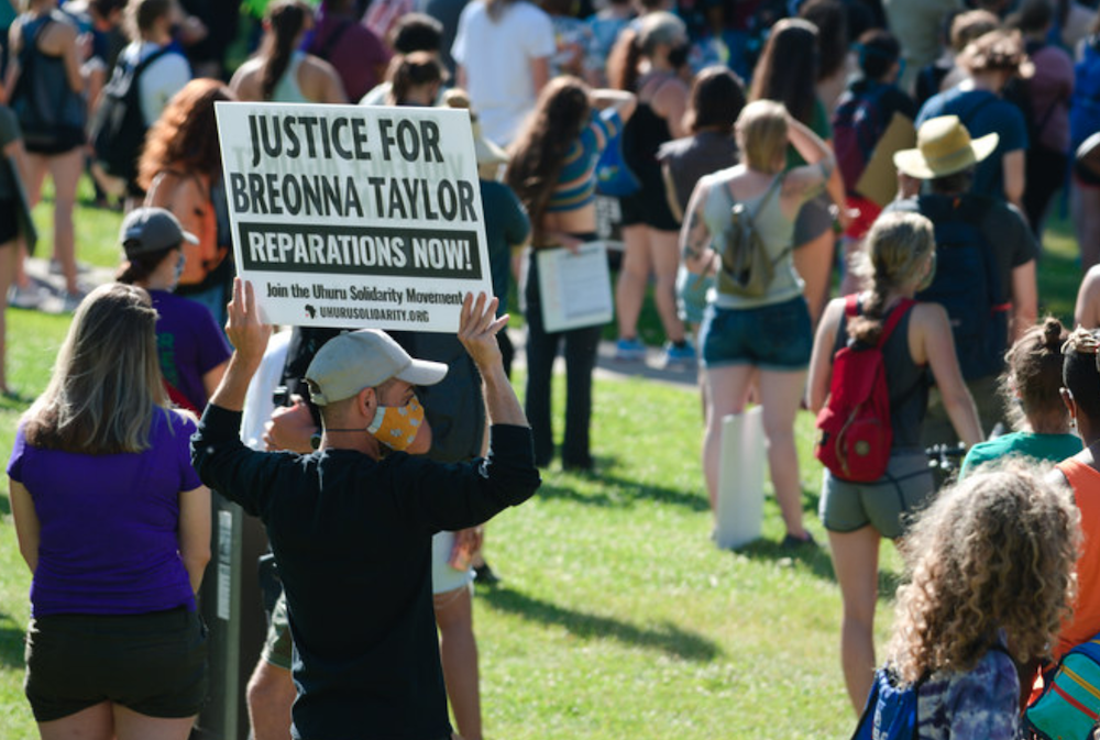 Justice For Breonna Taylor Isn’t Indicting Police Officers
For Acting In Self-Defense 1