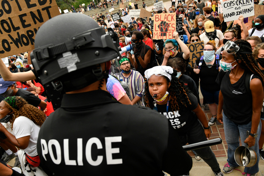 With anger at police high, officers face greater
danger 1