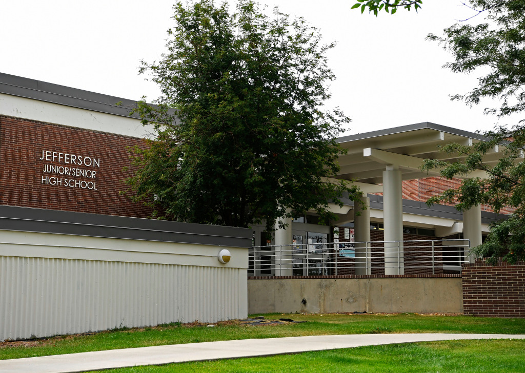 Jeffco high school goes remote after 3 students test
positive for COVID-19 1
