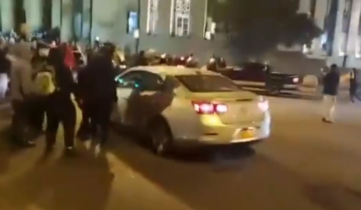 Pickup truck plows into Buffalo protesters of Breonna Taylor
indictments 1