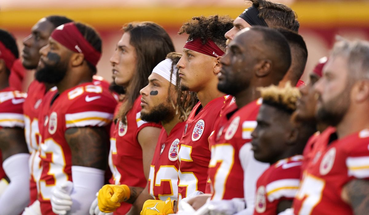 Fans boo racial justice activism at NFL opener 1