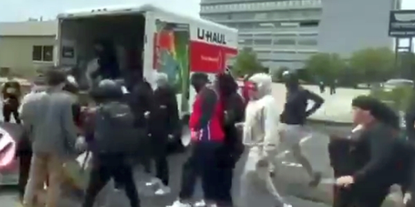 U-Haul van delivers riot supplies to Louisville BLM
march 1 U-Haul van delivers riot supplies to Louisville BLM
march 1