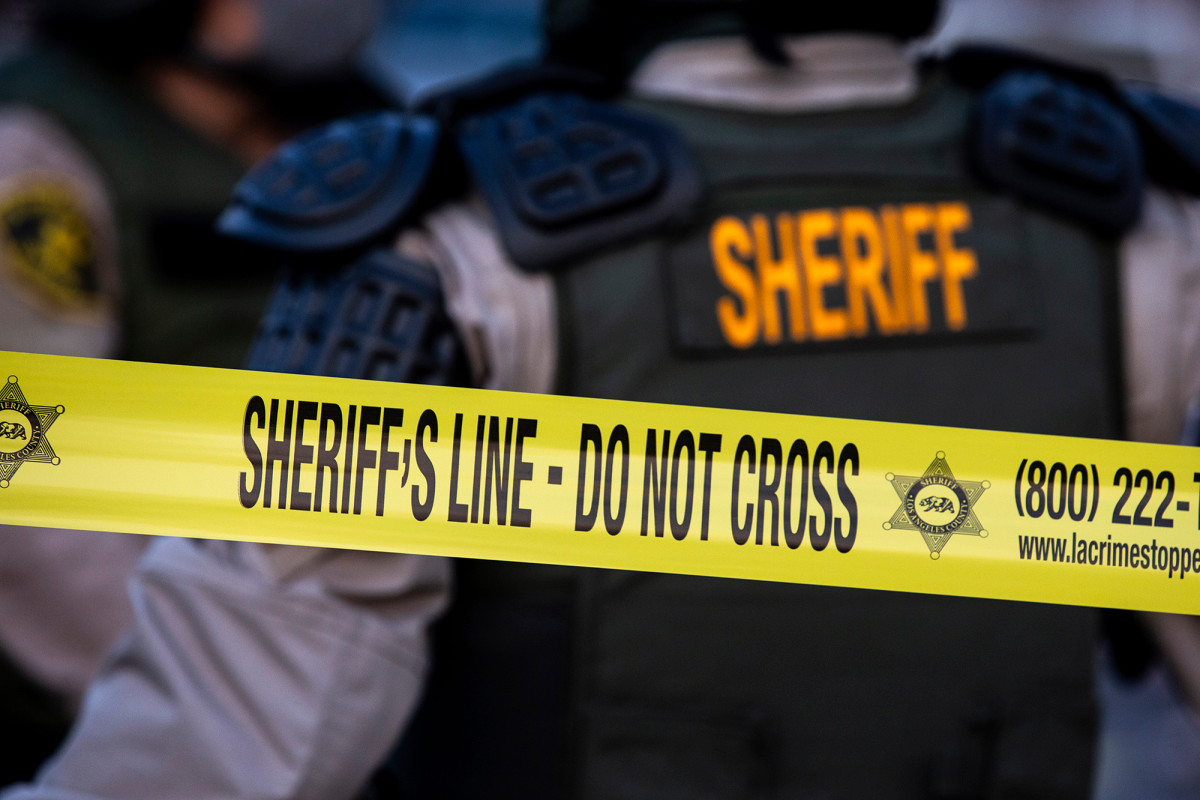 Enough: Start saying ‘no’ to the deadly nonsense protesters
push about police 1