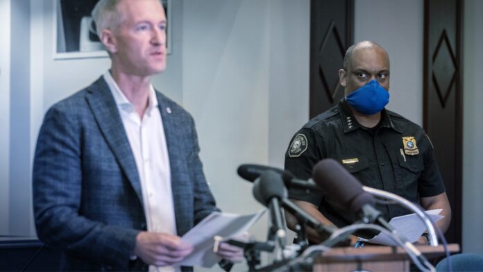 To Police Dismay, Portland Mayor Bans Police Use of Tear Gas
After +100 Days of Rioting 1
