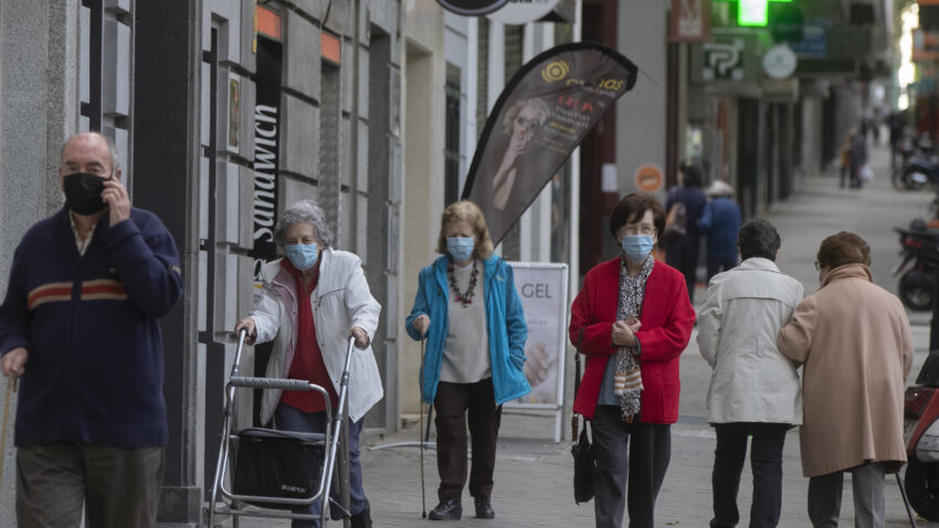 You're not imagining it: Masks can make your eyes feel dry.
Here's what to do. 1