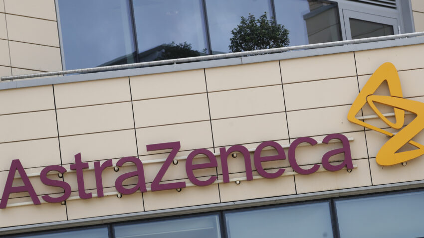 Oxford, AstraZeneca resumes coronavirus vaccine
trial 1
