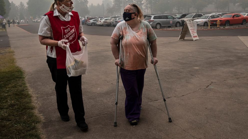 Coronavirus complicates wildfire evacuations on West
Coast 1