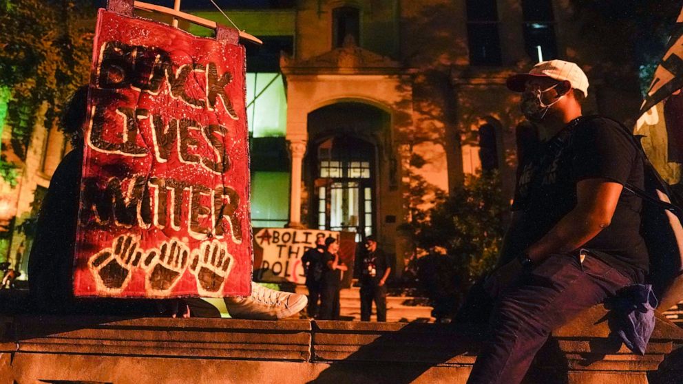 Louisville protests continue in Breonna Taylor's
name 1