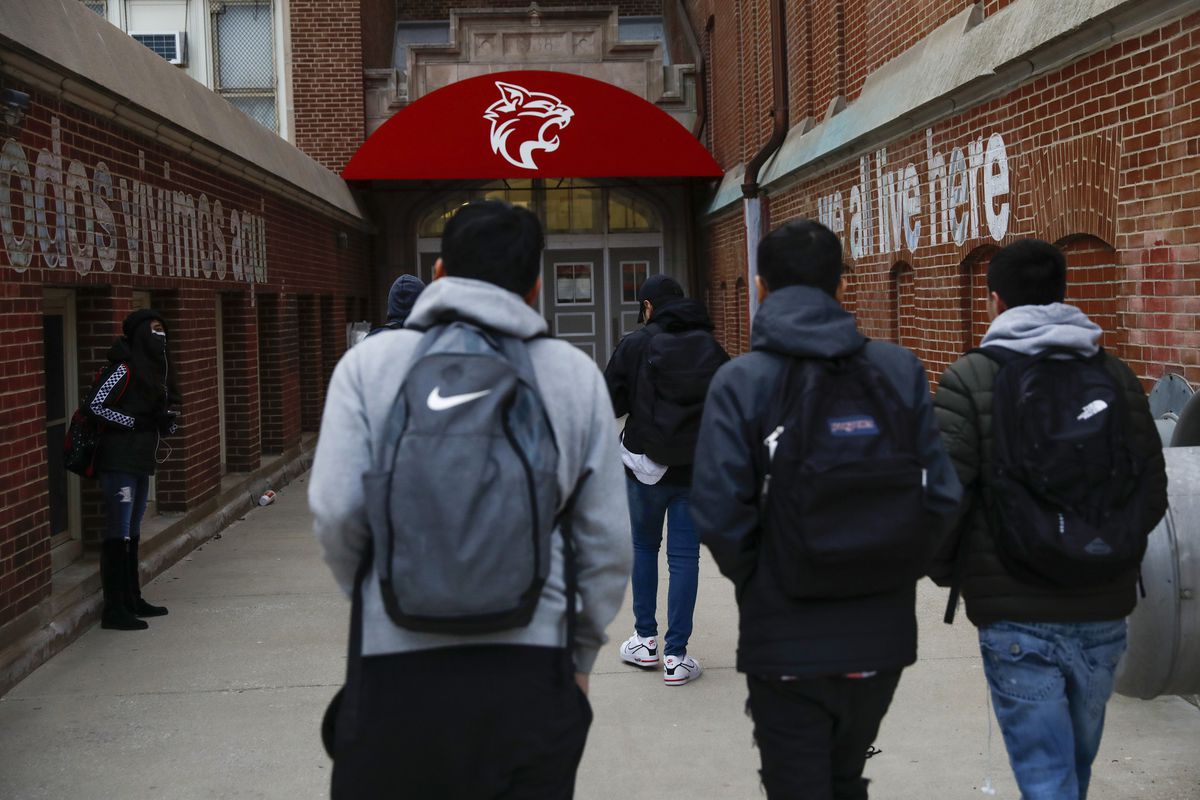 Chicago Public Schools announces ‘record-high’ graduation
rate despite remote learning challenges as mayor vows district is
‘not sitting this year out’ 1 Chicago Public Schools announces ‘record-high’ graduation
rate despite remote learning challenges as mayor vows district is
‘not sitting this year out’ 1