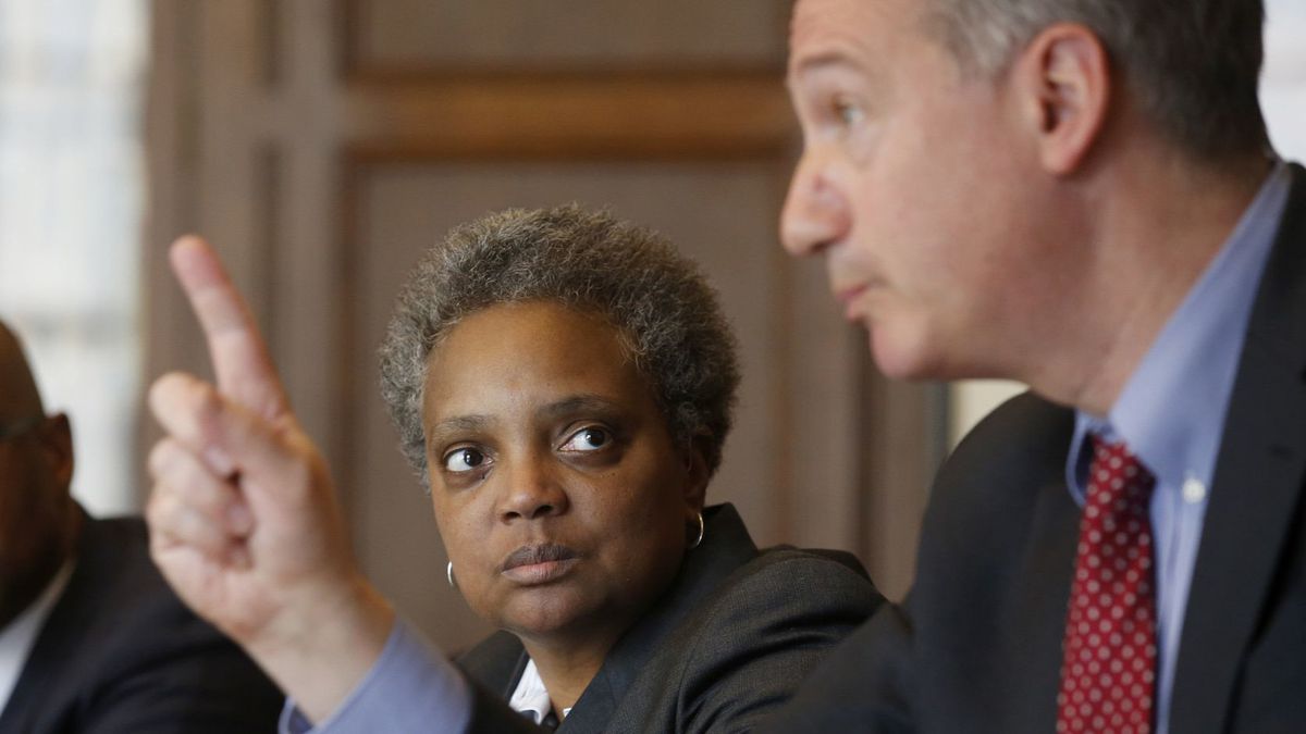 Chicago inspector general interviewed Mayor Lori Lightfoot
in former police Superintendent Eddie Johnson investigation, her
office confirms 1 Chicago inspector general interviewed Mayor Lori Lightfoot
in former police Superintendent Eddie Johnson investigation, her
office confirms 1
