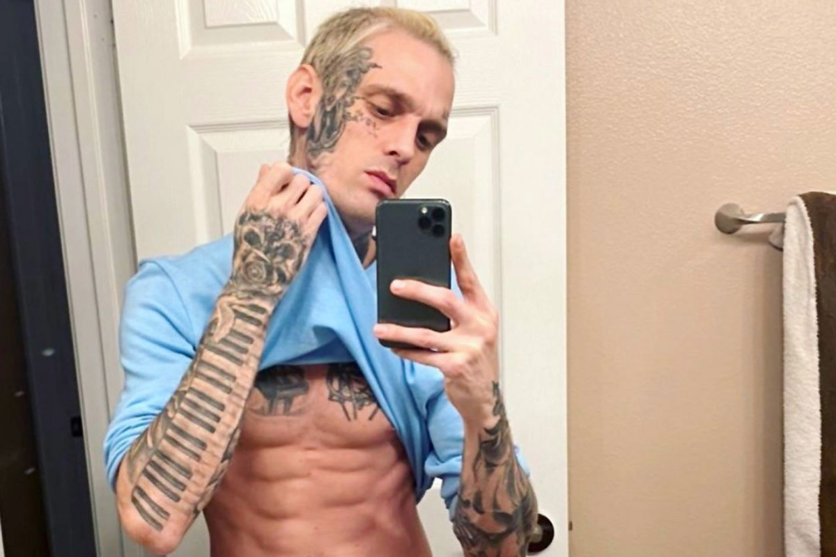 Aaron Carter wants to keep his adult cam shows
‘classy’ 1